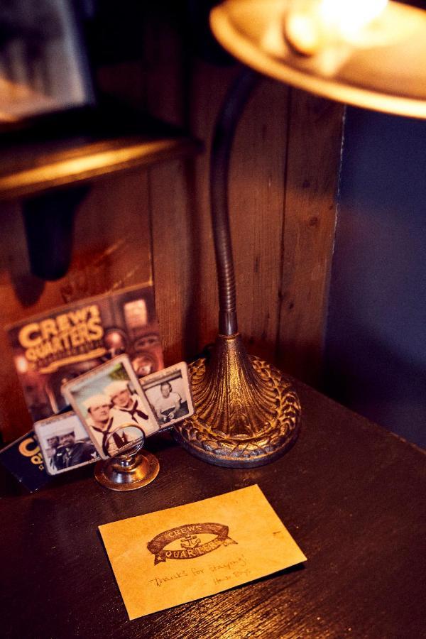 Crew'S Quarters Boarding House - Caters To Men Hotel Провинстаун Екстериор снимка
